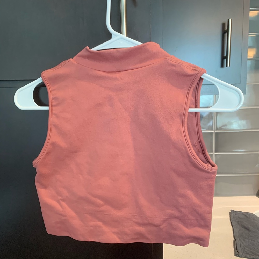 Women’s active top